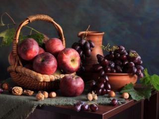 обои Натюрморт - Виноград в кувшине а яблоки в корзине фото