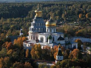 обои Воскресенский собор Новоиерусалимского монастыря осенним днём фото