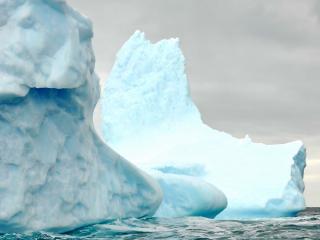 обои Два одиноких айсберга фото