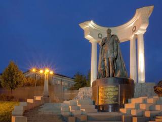 обои Памятник Александру II фото